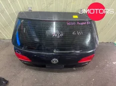 Крышка багажника Volkswagen Passat B7 2011–2015 черная