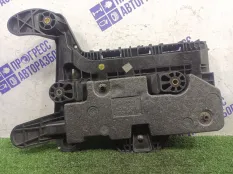 Подставка под аккумулятор Volkswagen Tiguan