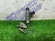 Форсунка топливная Toyota Avensis T250 2.0 1AZ-FSE