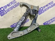 Петля капота передняя левая Mercedes-Benz W202