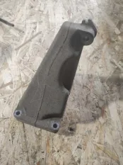 Кронштейн двигателя левый Mercedes-Benz W211