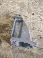 Кронштейн двигателя правый BMW E91 УНИВЕРСАЛ 2.0