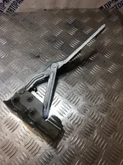 Петля капота правая Opel Astra J ХЭТЧБЭК A16XER