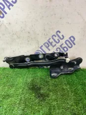 Петля крышки багажника задняя правая Volvo S40