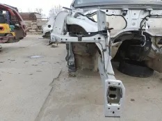 Лонжерон передний правый Volkswagen Touareg