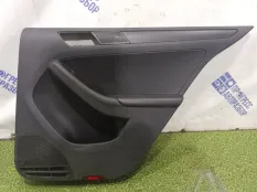 Дверная карта задняя правая Volkswagen Jetta СЕДАН