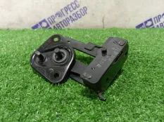 Крюк замка капота Mercedes-Benz W212 2.0 274.920