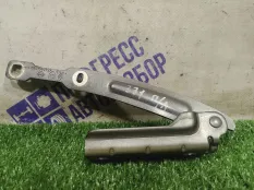 Петля капота передняя левая Nissan Terrano