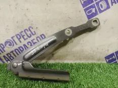 Петля капота передняя правая Nissan Terrano