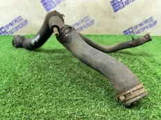 Патрубок системы охлаждения Volkswagen Bora СЕДАН