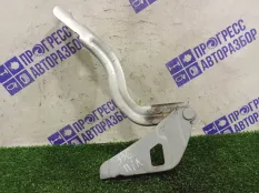 Петля капота передняя левая Hyundai Solaris