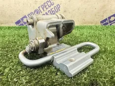 Петля двери задняя правая Volkswagen Passat B5