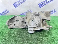 Кронштейн генератора Volkswagen Passat B5 СЕДАН