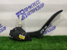 Педаль газа Volkswagen Touareg КРОССОВЕР 3.2 AZZ