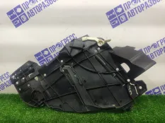 Кронштейн фары передний правый Volkswagen Touareg