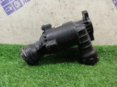 Корпус термостата Volkswagen Tiguan 2018