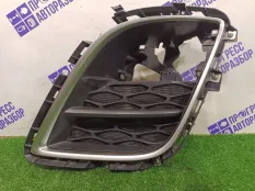 Решетка в бампер передняя левая Mazda CX-7