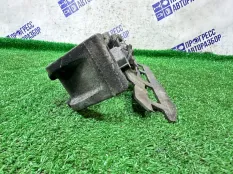 Кронштейн двигателя передний правый Nissan X-Trail