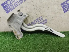 Петля капота передняя правая KIA Rio 4 1.4 G4LC