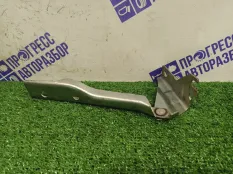 Петля капота передняя левая Volkswagen Polo СЕДАН