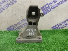 Кронштейн двигателя правый Land Rover Range Rover
