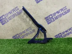 Петля капота передняя правая Skoda Octavia ЛИФТБЭК