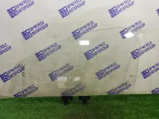 Стекло двери переднее левое Kia Rio 4 СЕДАН 1.4