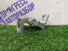 Петля двери задняя правая Volkswagen Polo СЕДАН