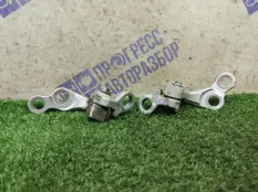 Петля двери задняя левая Ford Focus 2 УНИВЕРСАЛ