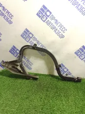 Петля крышки багажника задняя левая Toyota Camry