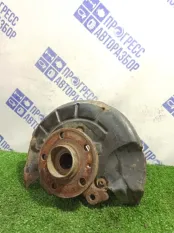 Поворотный кулак передний правый Volkswagen Polo