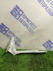 Петля капота передняя правая Volkswagen Polo СЕДАН