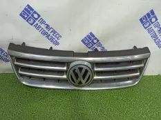 Решетка радиатора Volkswagen Touareg КРОССОВЕР 3.2