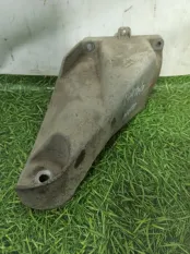 Кронштейн двигателя правый Volkswagen Touareg