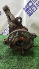 Поворотный кулак передний правый Toyota Corolla