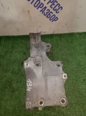 Кронштейн генератора Volkswagen Passat B6 СЕДАН