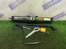 Набор инструментов Opel Zafira МИНИВЭН Z18XER 2008