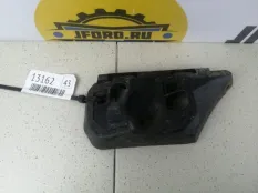 Кронштейн бампера Volvo S40 2008 30655875 MS20, передний правый