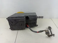 Блок предохранителей подкапотный Volvo C70 2006 30745923 MC 2.4 B5244S4