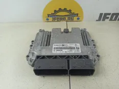 Блок управления двигателем Ford Focus 3 2014 1762228 CB8 1.6 ECOBOOST JQDB