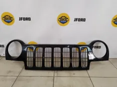 Решетка радиатора Jeep Liberty 2004 5GF25TRMAE