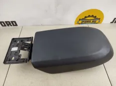Подлокотник Ford Kuga 2009 1724355 CBV