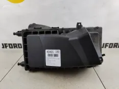 Корпус воздушного фильтра Land Rover Discovery 5 2017 LR062607 L462 2.0 D 204DTA