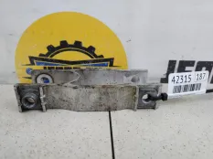 Кронштейн подушки двигателя Volvo V40 2017 31359645 MV 1.5 B4154T5