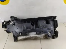 Кронштейн бампера Land Rover Discovery 5 2019 LR104903 L462, задний правый