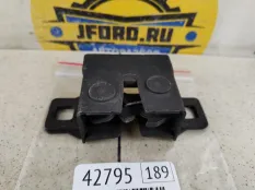 Замок капота Land Rover Discovery 5 2019 LR065339 L462