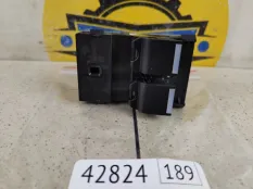 Блок кнопок Land Rover Discovery 5 2019 LR081322 L462