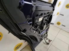 Дверь Land Rover Discovery 5 2019 LR080198 L462, задняя левая