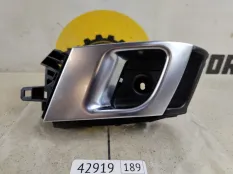 Ручка двери внутренняя Land Rover Discovery 5 2019 LR066546 L462, задняя правая