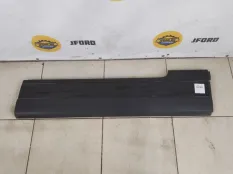 Накладка на дверь Land Rover Range Rover 4 2013 LR038845 L405, передняя правая